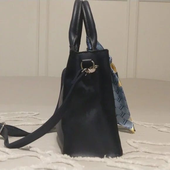 London Fog handbag in Navy Blue - Picture 5 of 16